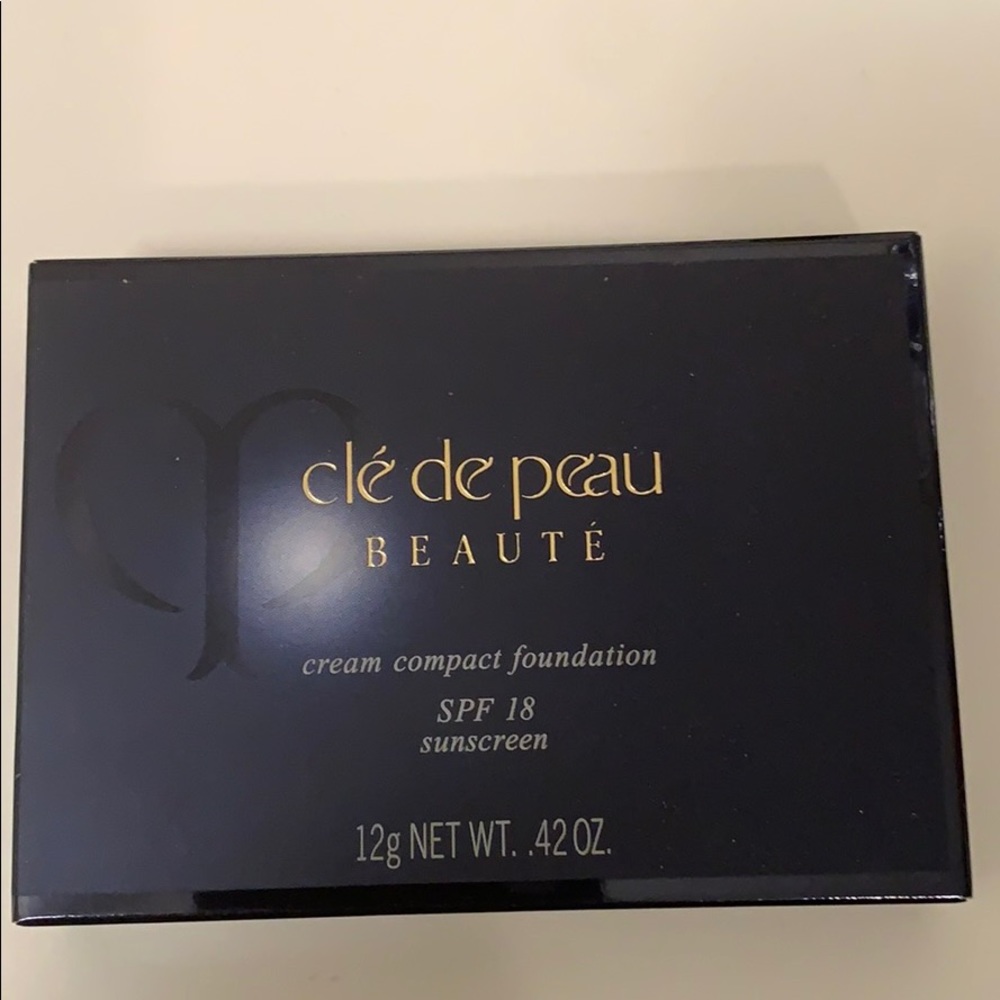 Cle de Peau Beaute Cream Compact Foundation O20